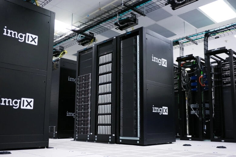 https://www.senangurus.com/wp-content/uploads/2021/03/server.jpg